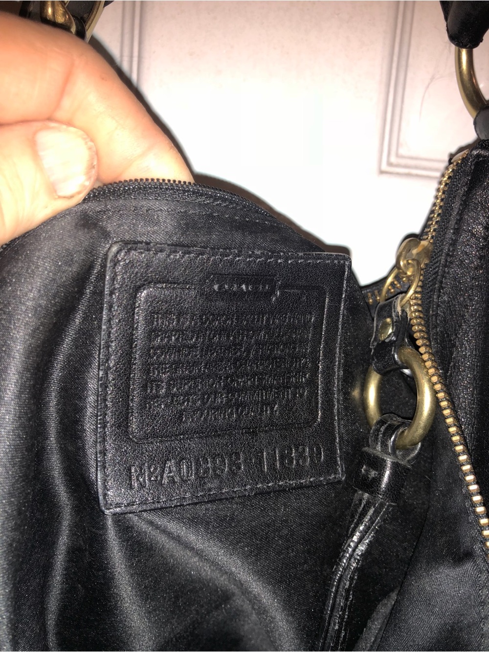 Black Leather Hobo Shoulder Bag - Classic Everyday Carry - Picture 2 of 2